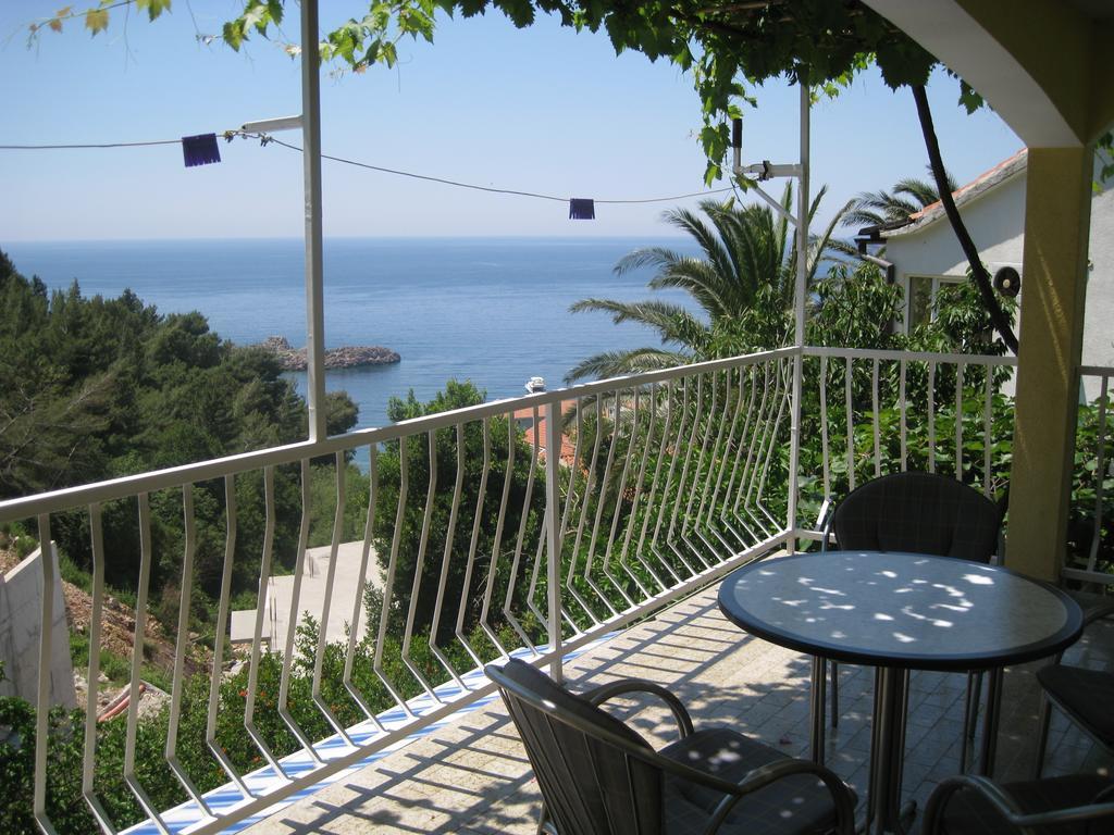 Apartmani Famelja Jovanovic Sveti Stefan Rom bilde