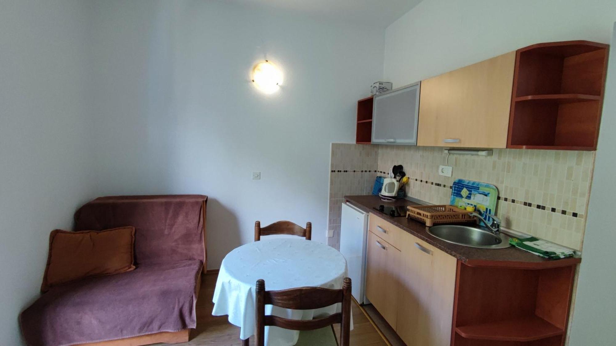 Apartmani Famelja Jovanovic Sveti Stefan Rom bilde